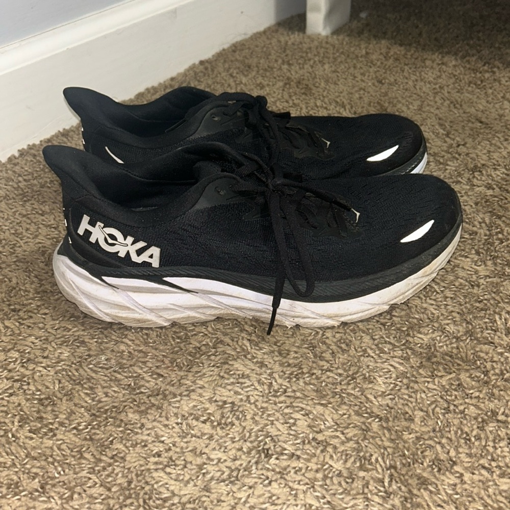 Women’s Hoka Clifton 8’s